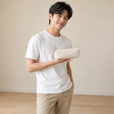 Hộp Bút Canvas Theo Yêu Cầu – ảnh sản phẩm với người mẫu Việt Nam