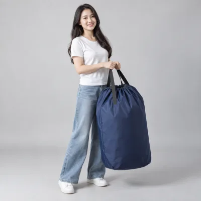 Túi Dù Đựng Đồ Giặt Ủi – ảnh sản phẩm với người mẫu Việt Nam