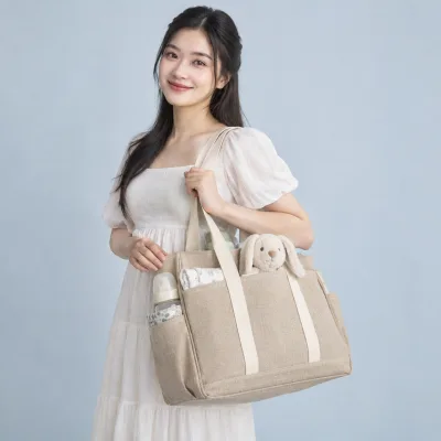 Túi Linen Đựng Đồ Cho Mẹ Và Bé – ảnh sản phẩm với người mẫu Việt Nam