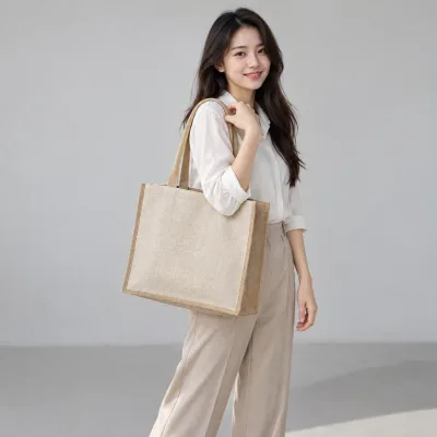 Túi Linen Đựng Quà Doanh Nghiệp – ảnh sản phẩm với người mẫu Việt Nam