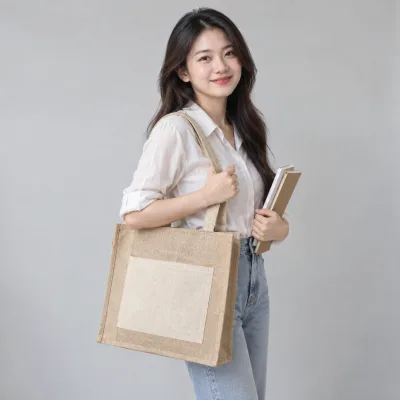 Túi Linen Đựng Tài Liệu Học Viện – ảnh sản phẩm với người mẫu Việt Nam